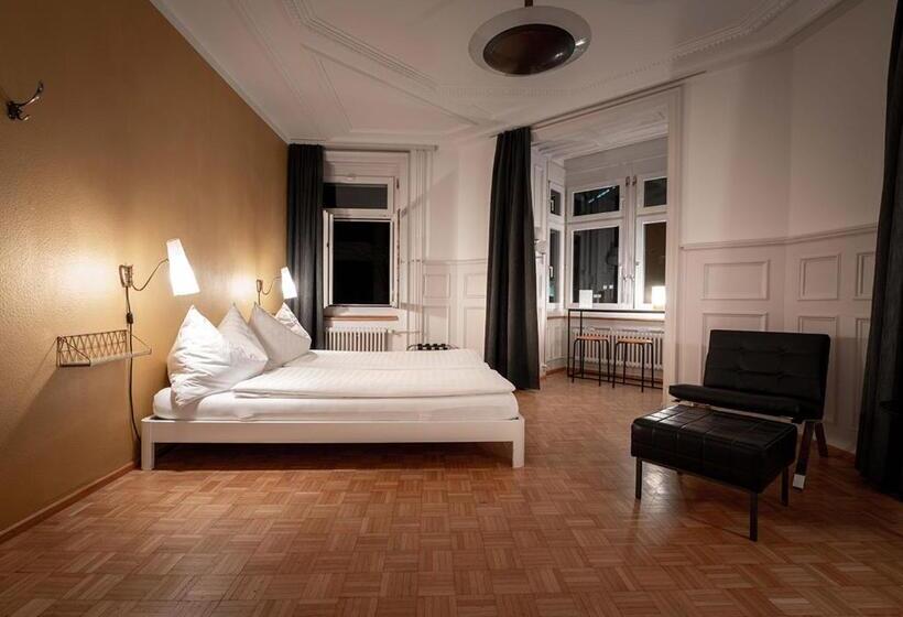 اتاق استاندارد با سرویس بهداشتی مشترک, Gasthaus Zum Guten Glück