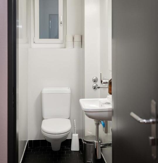 اتاق استاندارد با سرویس بهداشتی مشترک, Gasthaus Zum Guten Glück