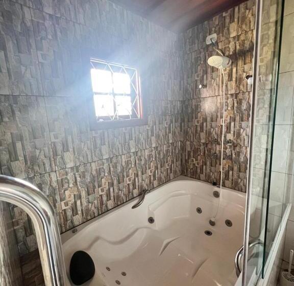 سوئیت با وان آب گرم, Pousada Araucária Village