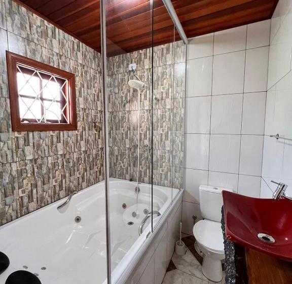 سوئیت با وان آب گرم, Pousada Araucária Village