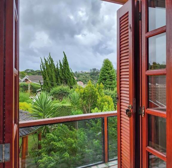 اتاق سوپریور سه تخته, Pousada Araucária Village