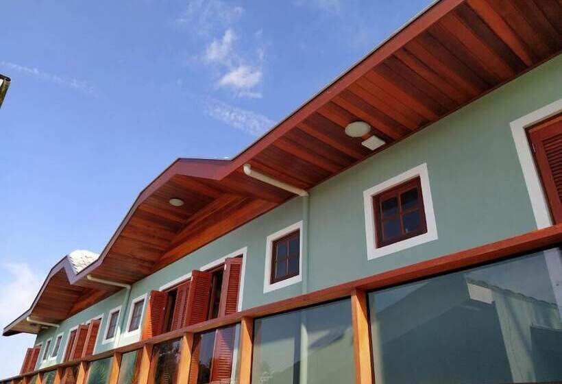 اتاق سوپریور سه تخته, Pousada Araucária Village