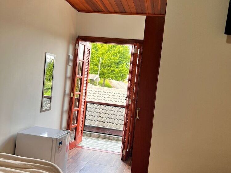 اتاق سوپریور سه تخته, Pousada Araucária Village