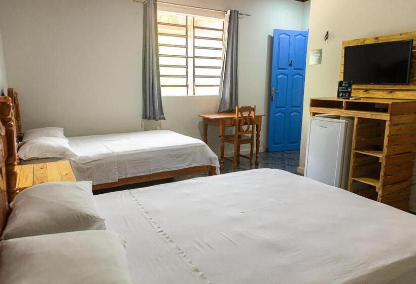 חדר סטנדרט לארבעה, Pousada Aruans Casarão