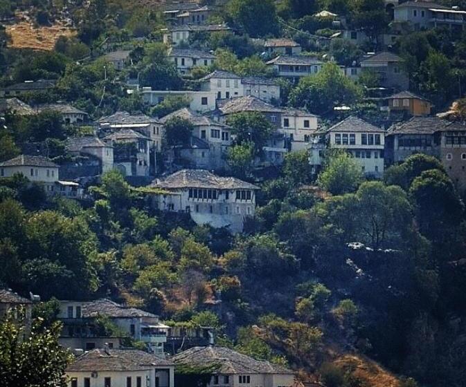 غرفة قياسية مع حمام خارجي, Stone Rooms 1850