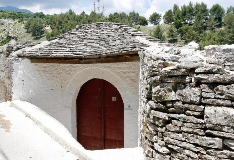 חדר סטנדרט לשלושה, Stone Rooms 1850