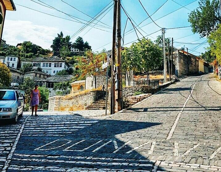 غرفة قياسية, Stone Rooms 1850