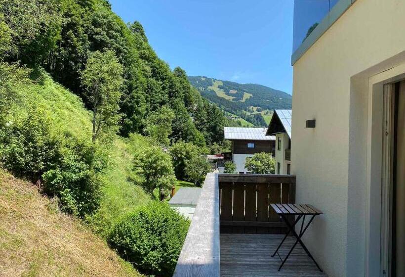 اتاق لوکس, Das Glemm