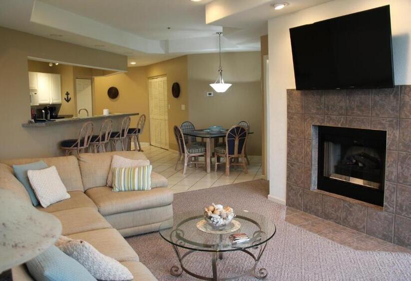 1 Bedroom Apartment Lake View, Lake Ozarks Get Away Topsider