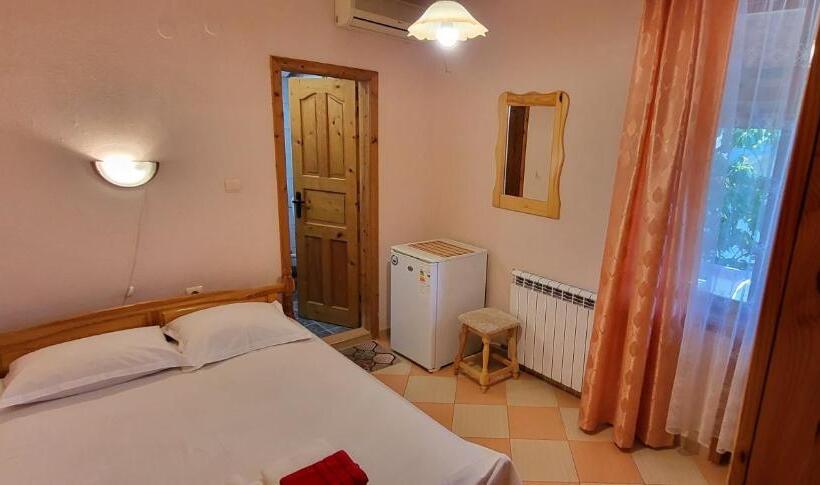 اتاق استاندارد با بالکن, Amfora Guest House