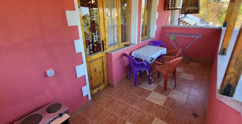 景色の見えるスタンダード4人部屋, Amfora Guest House