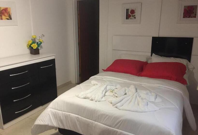 标准间, Black Point Beach Club