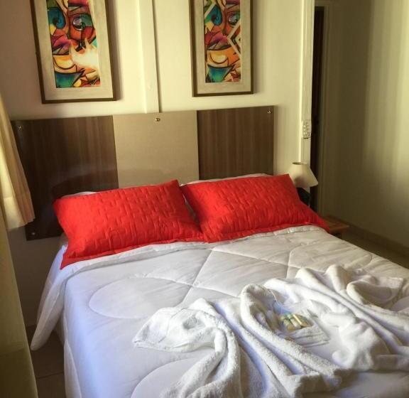 标准间, Black Point Beach Club