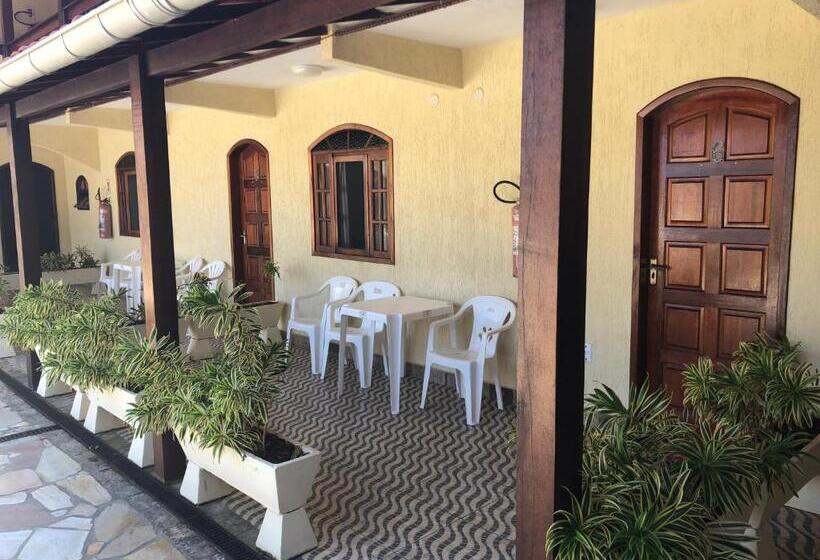 四人豪华间, Black Point Beach Club