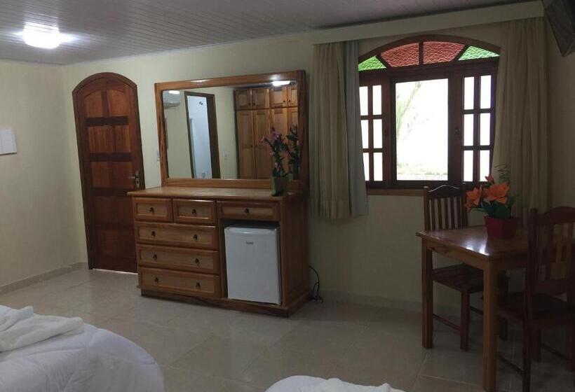 四人豪华间, Black Point Beach Club