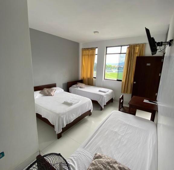 スタンダード４人部屋, Hospedaje Marbis