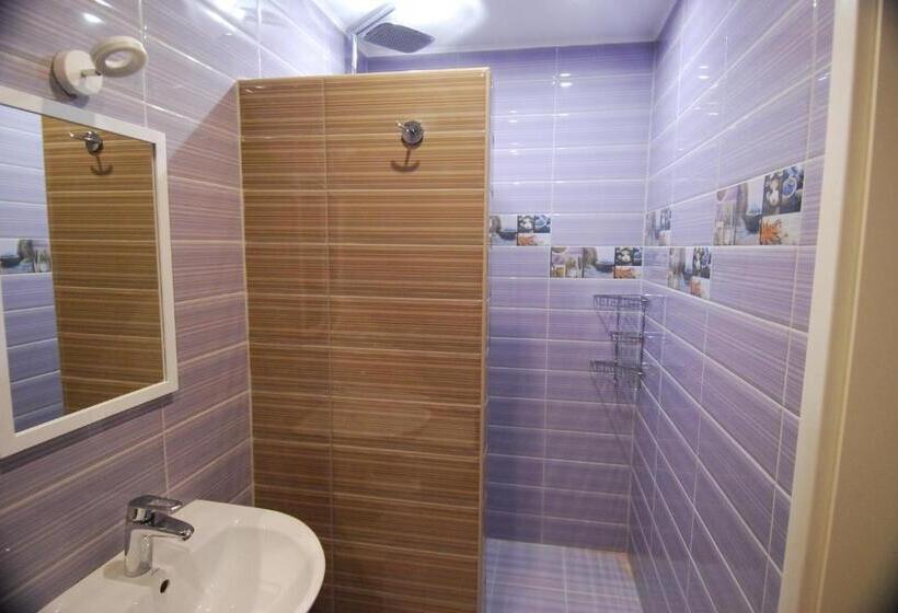 스탠다드 트리플 룸, Ivanek Guest House