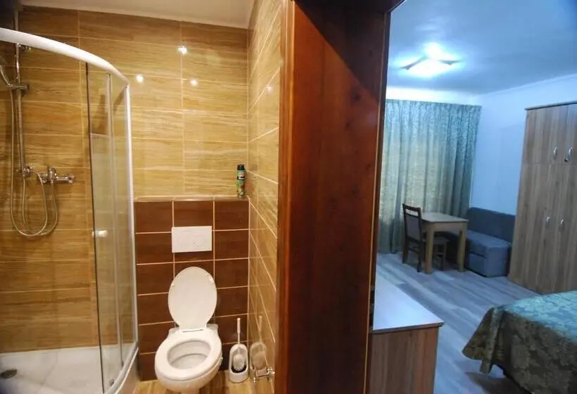 スタンダードトリプルルーム, Ivanek Guest House