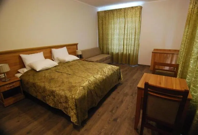 スタンダードトリプルルーム, Ivanek Guest House