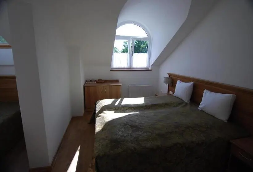 スタンダード4人部屋, Ivanek Guest House
