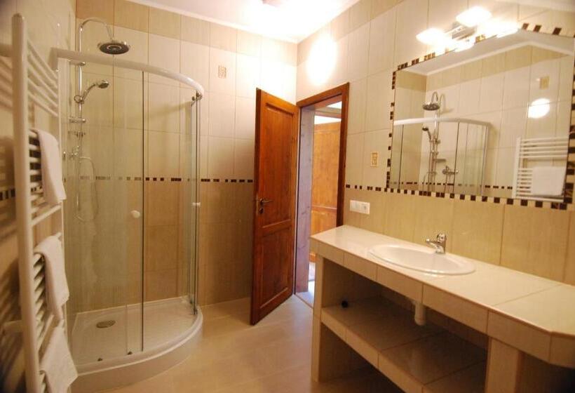 4인용 스탠다드 룸, Ivanek Guest House