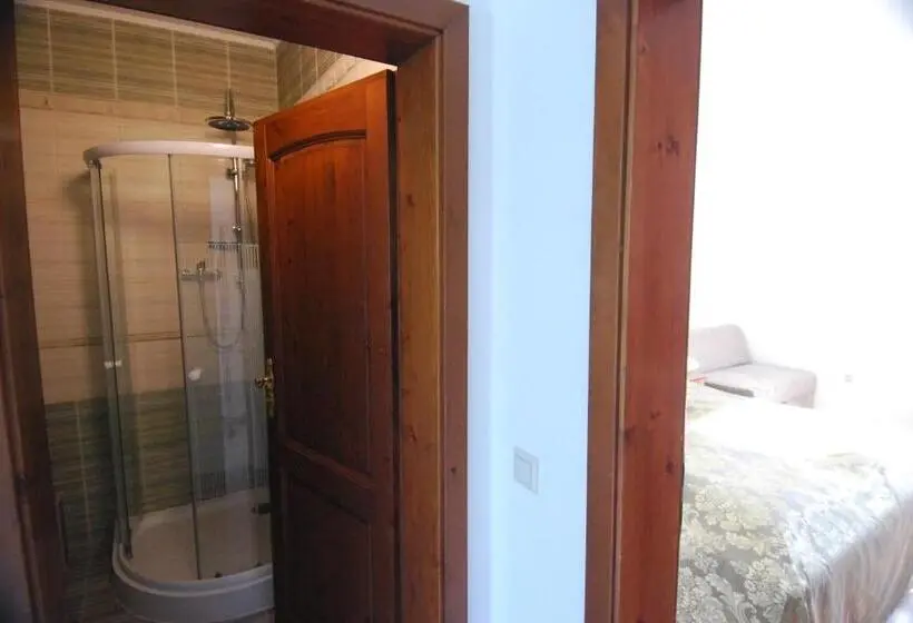 スタンダードルーム, Ivanek Guest House