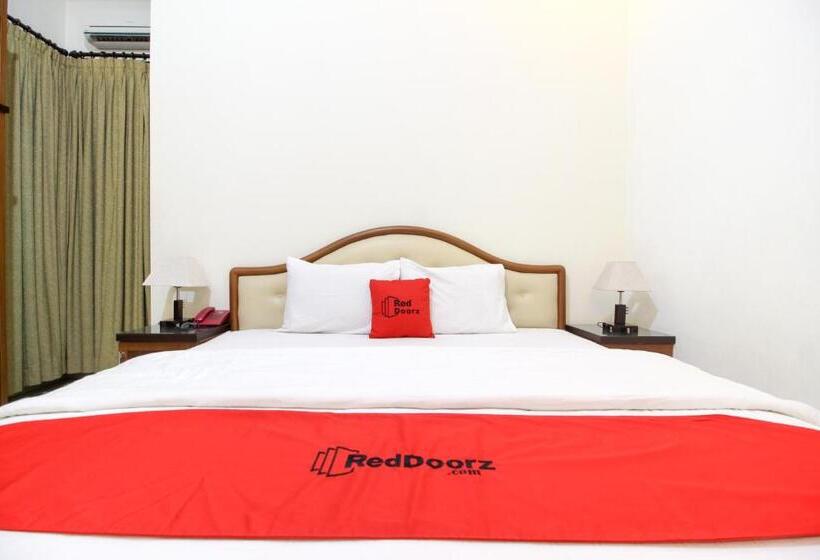 Номер Deluxe, Reddoorz Plus @ Tegal Panggung