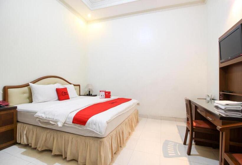Номер Deluxe, Reddoorz Plus @ Tegal Panggung
