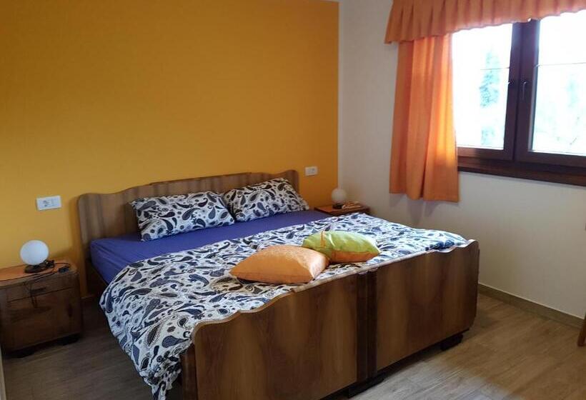 غرفة قياسية, Rooms Tolminska Korita