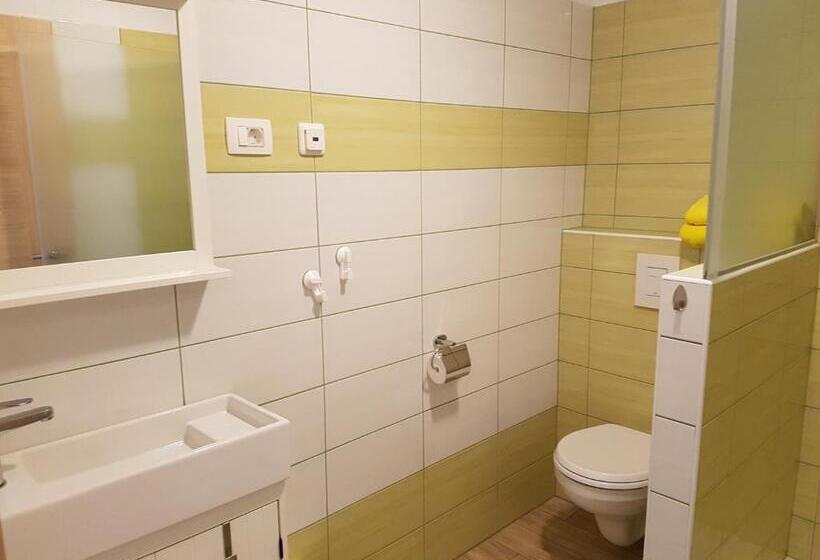 غرفة قياسية, Rooms Tolminska Korita