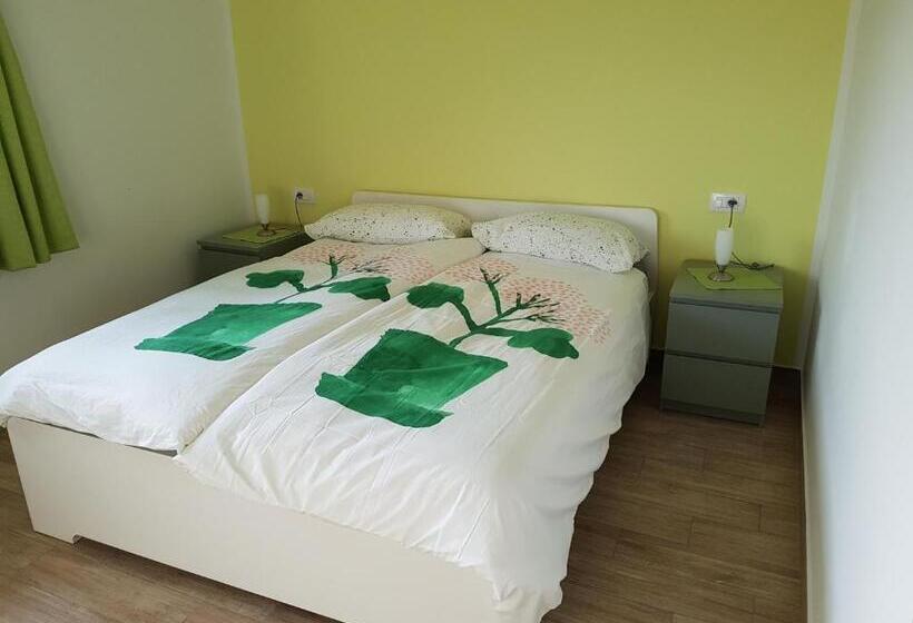 غرفة قياسية, Rooms Tolminska Korita