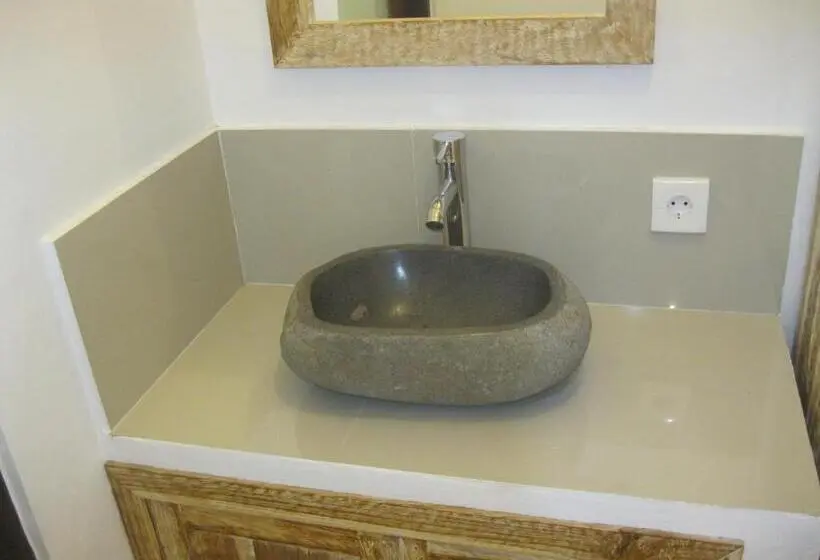 اتاق استاندارد, Temuku Guest House