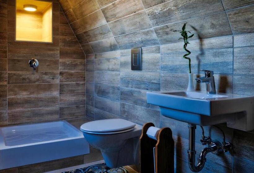 اتاق عادی, Vintage Home Vendégház