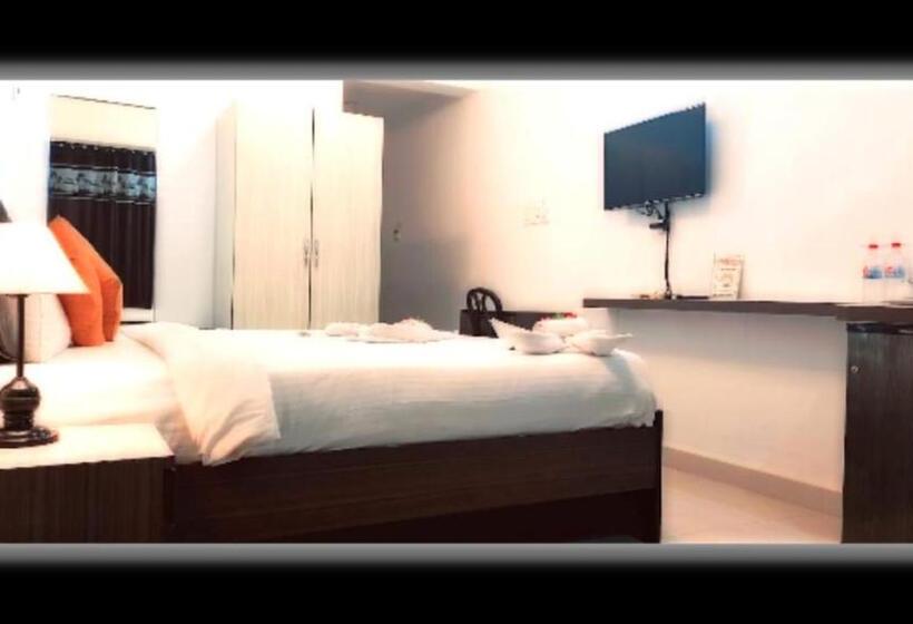 غرفة قياسية, Sal Riviera