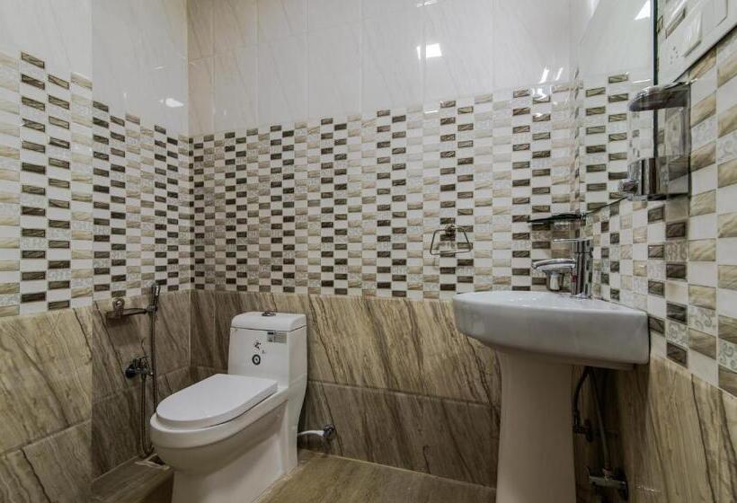 غرفة قياسية, Sal Riviera