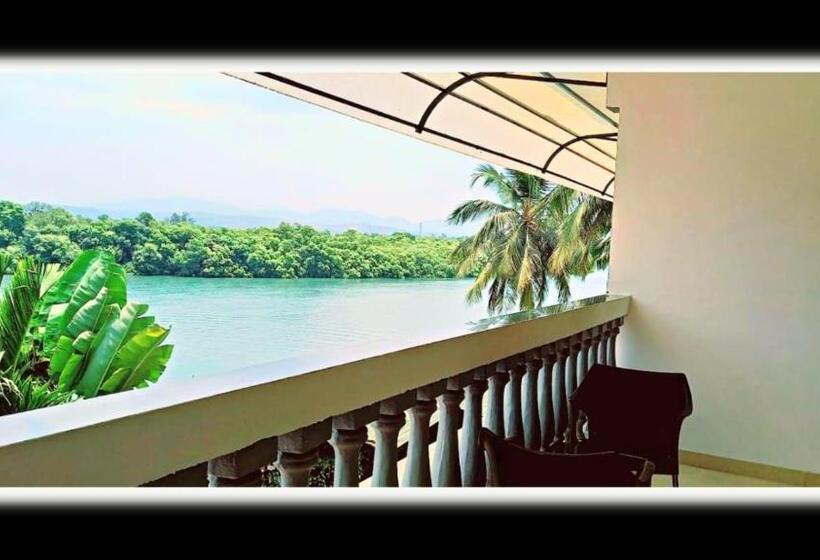 סוויטה עם נוף לנהר, Sal Riviera