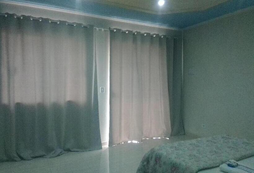بانگلوی استاندارد, Hospedagem Pousada Fantasia Paraty