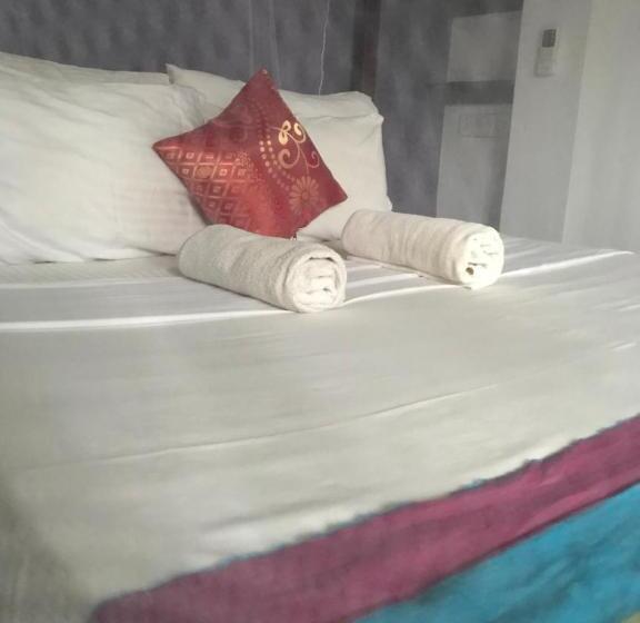 غرفة قياسية, Meritha