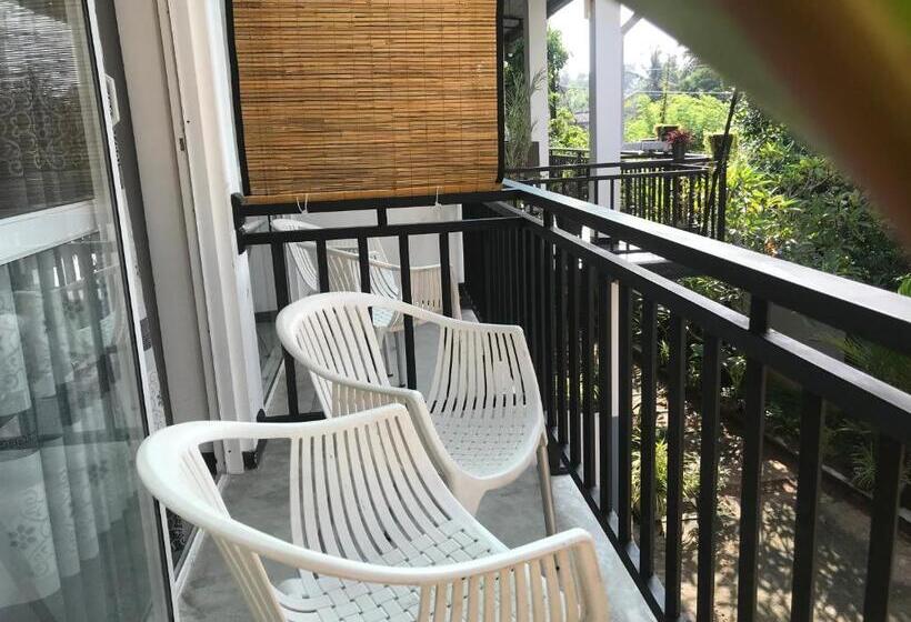 غرفة عائلية, Meritha