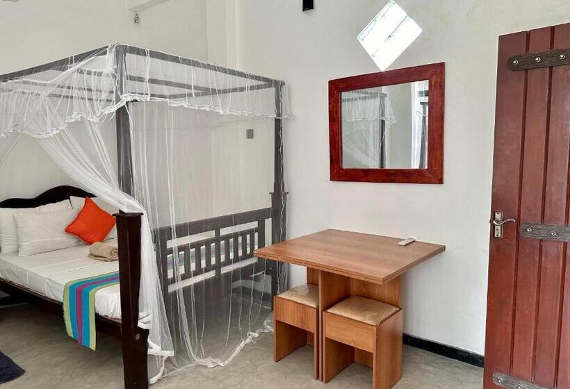 غرفة عائلية, Meritha