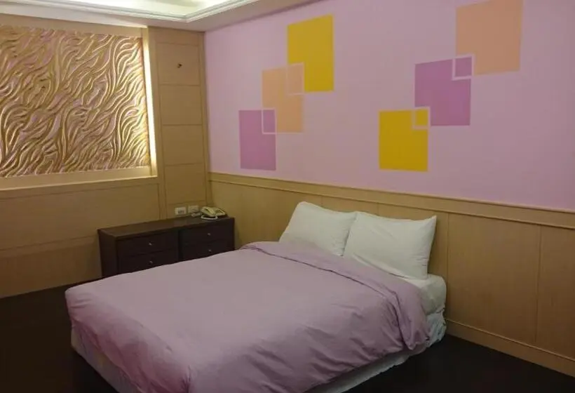 اتاق اکونومی, Umin Chu Inn