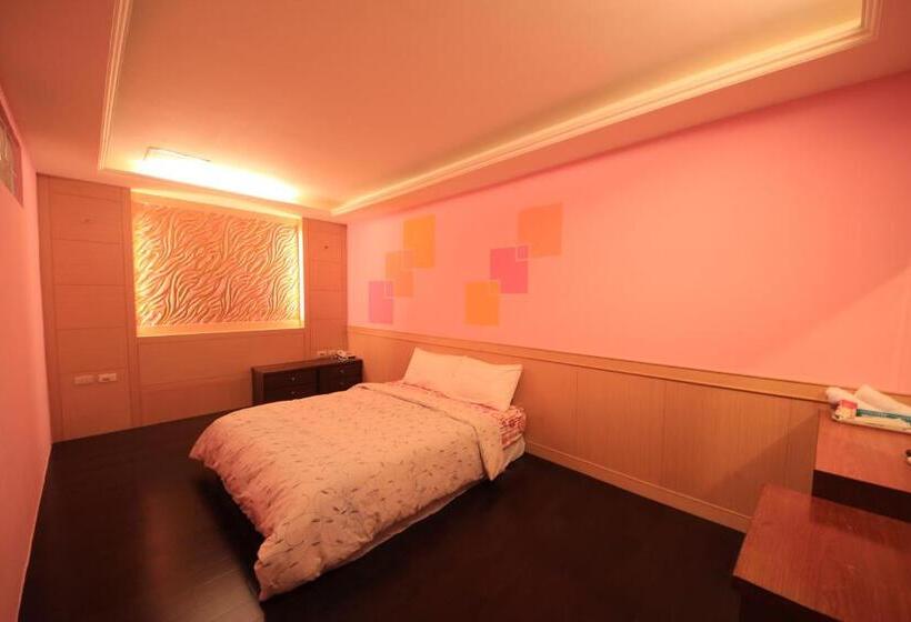 اتاق اکونومی, Umin Chu Inn