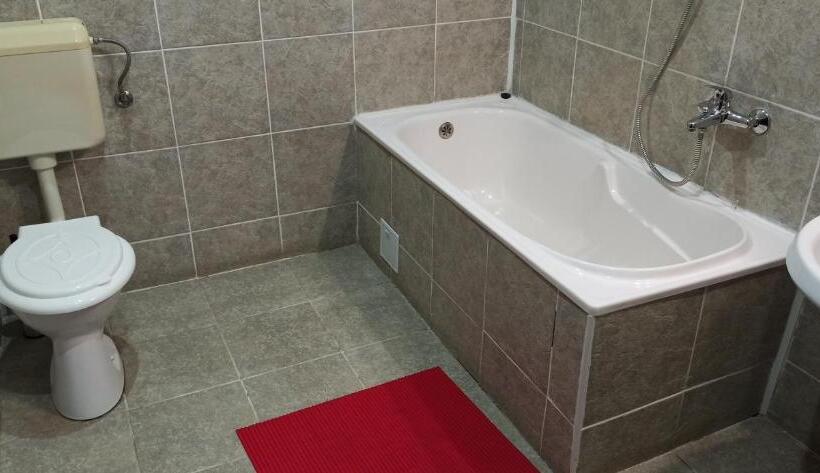 スタンダードトリプルルーム, Vila Alisa