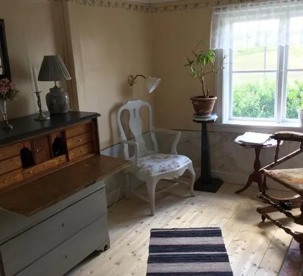2 Sovrums Hus, Thorstorps Gård B&b