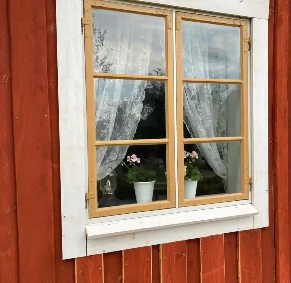 1 Sovrums Villa Trädgårdsutsikt, Thorstorps Gård B&b