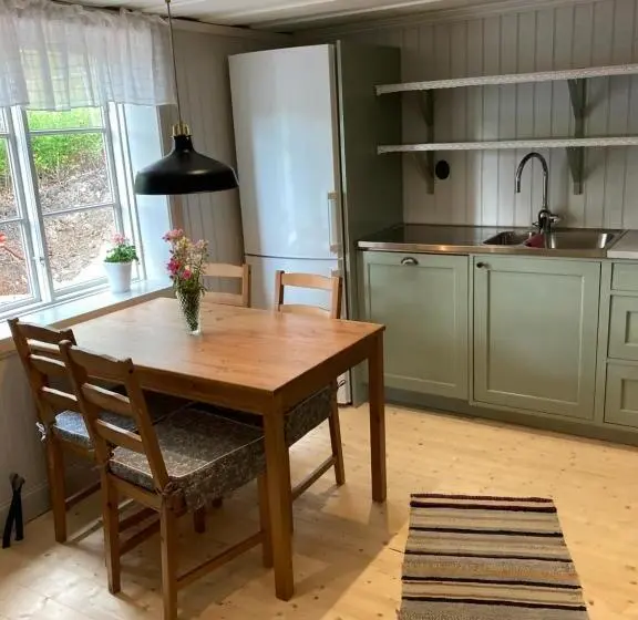 1 Sovrums Villa Trädgårdsutsikt, Thorstorps Gård B&b