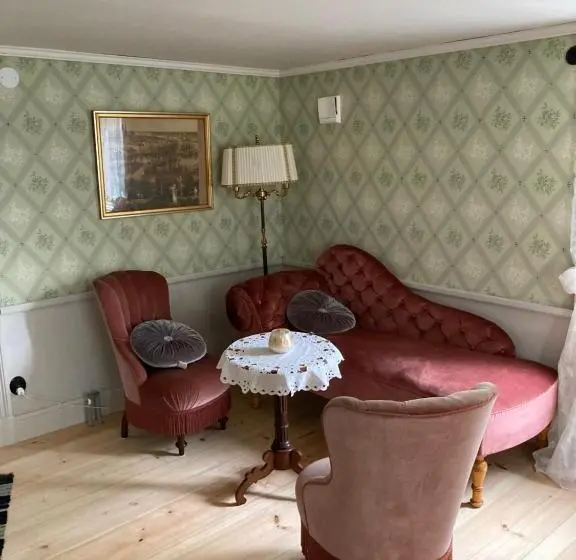1 Sovrums Villa Trädgårdsutsikt, Thorstorps Gård B&b