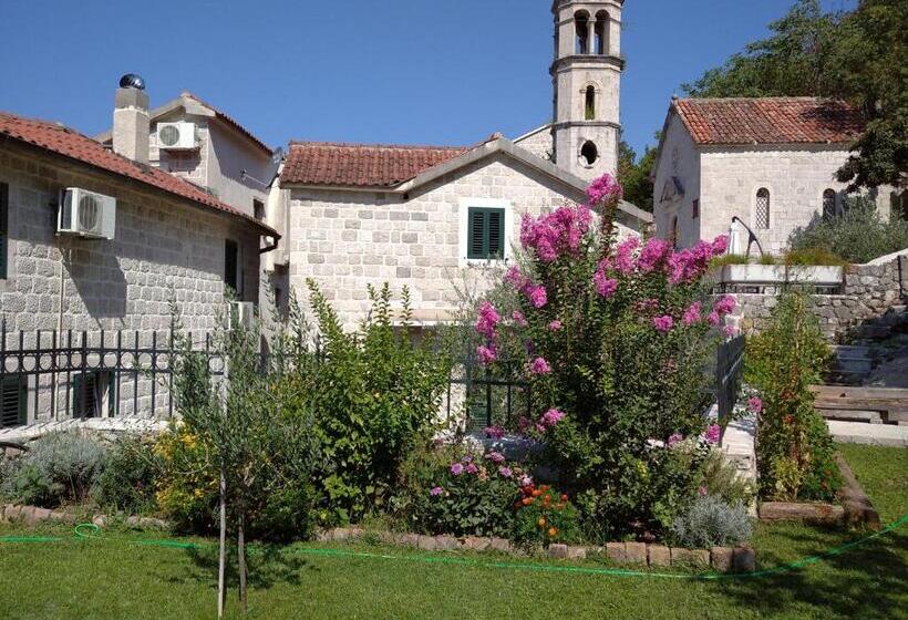 استودیوی استاندارد با چشمانداز دریا, Guest House Dragutinovic