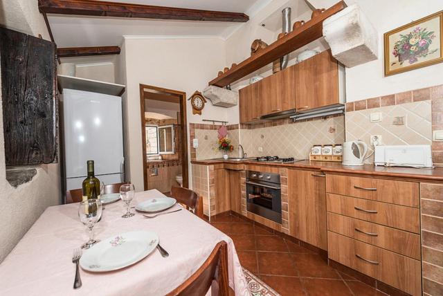 استودیوی استاندارد با چشمانداز دریا, Guest House Dragutinovic