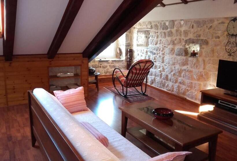 استودیوی استاندارد با چشمانداز دریا, Guest House Dragutinovic